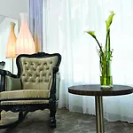 Hotel Arcotel John F