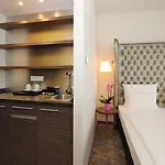 Hotel Arcotel John F 4*