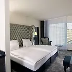 Arcotel John F Hotel