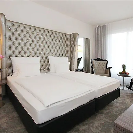 Arcotel John F 4* Berlín