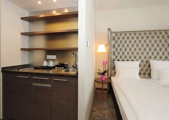 호텔 Arcotel John F 4*