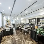 Arcotel John F 4*