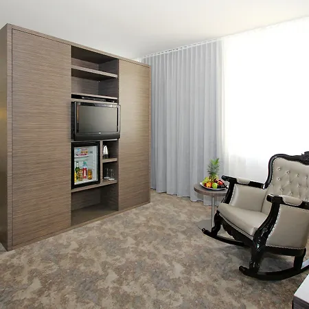 Arcotel John F 4* Berlín