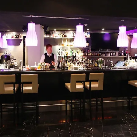 Отель Arcotel John F