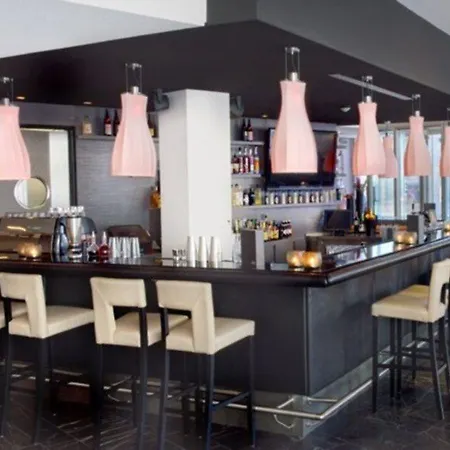 Arcotel John F Отель 4*