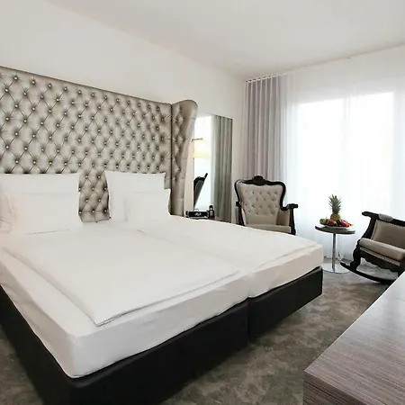 Arcotel John F Отель 4*