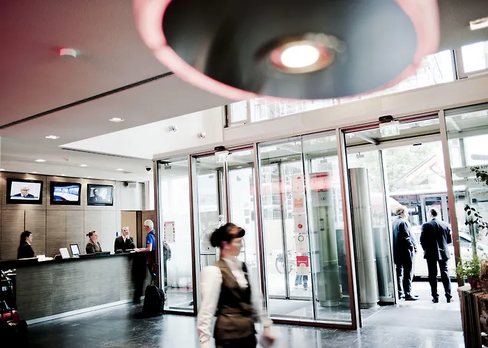 ホテル Arcotel John F 4*